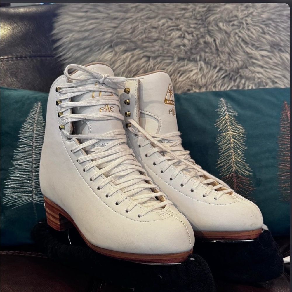 JACKSON Elle White Women's Figure Skates with Wood-Tone Heel